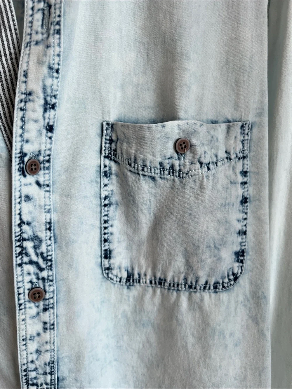 32 Bar Blues Acid Washed 100% Cotton Casual Button Down Shirt size Large